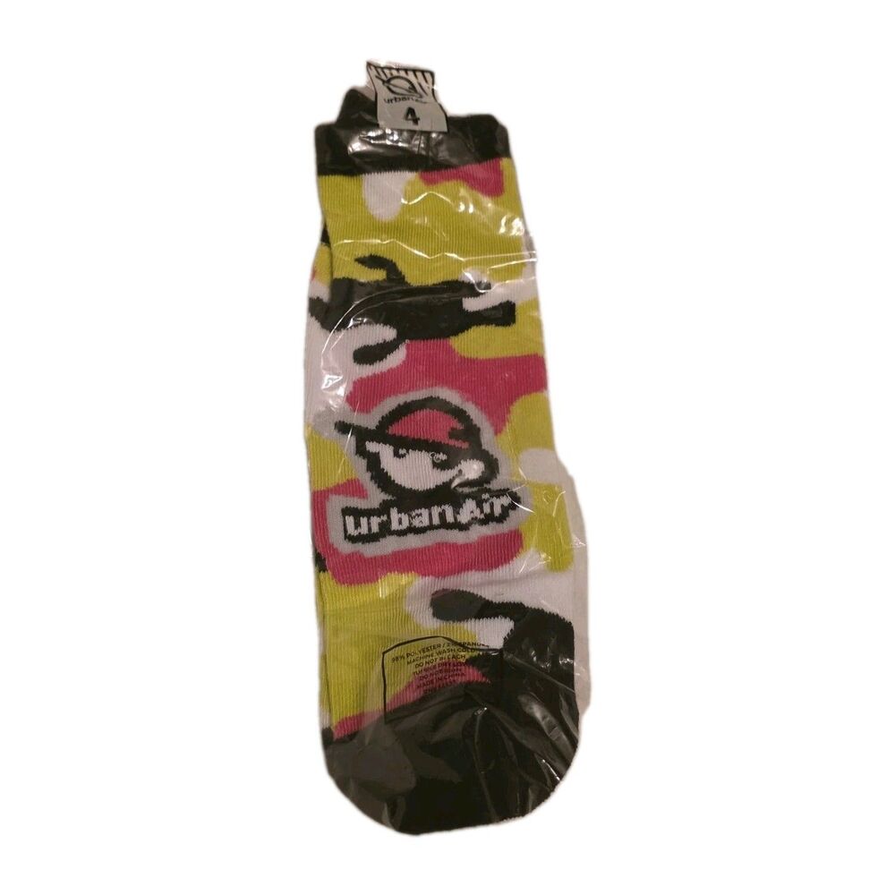 New Urban Air Adventure Park Trampoline Socks - Size 4 Camo Multi-Color Grip